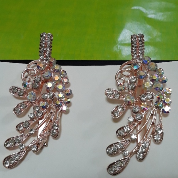 unknown Accessories - New Bridal Like Hair Accessories